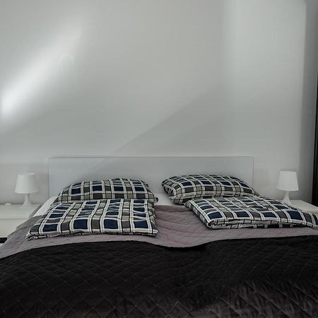 Апартаменти Apartament Przy Parku Z Duzym Tarasem ,Prywatny Parking Свіноуйсьце Екстер'єр фото